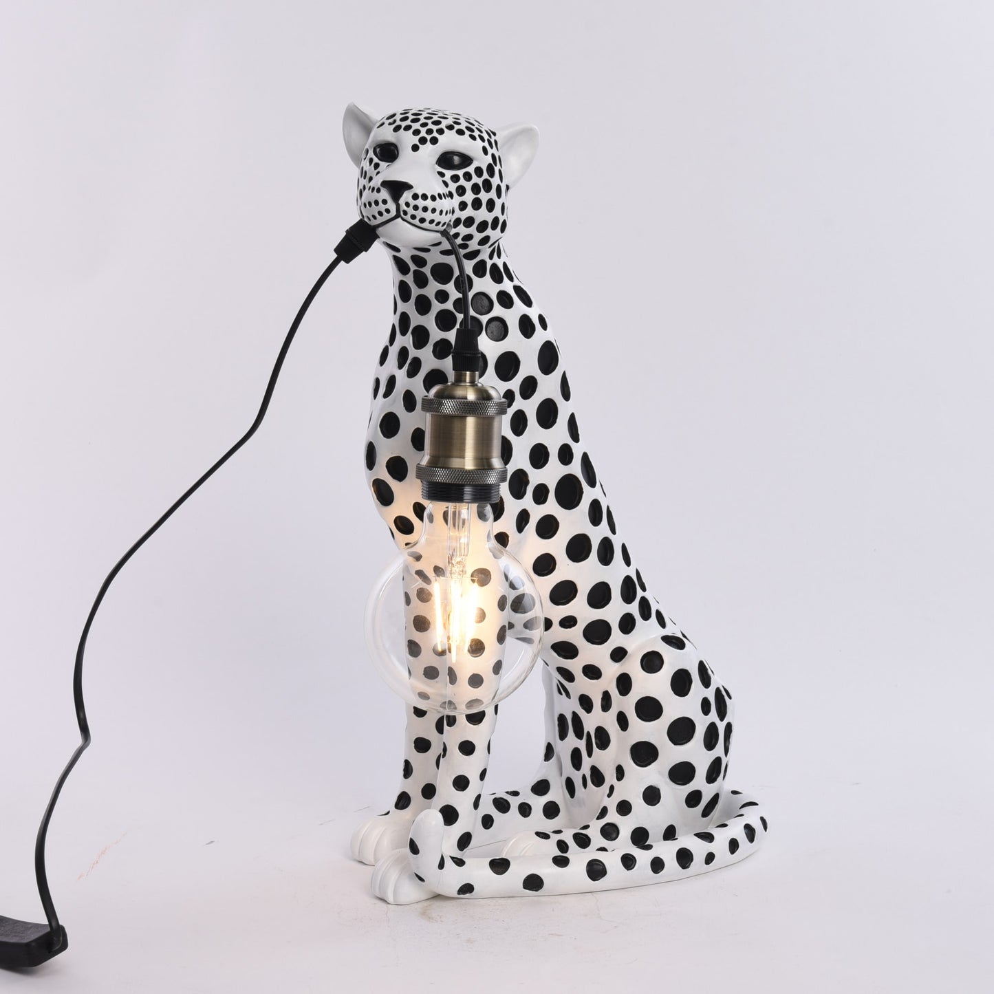 Majestic Leopard Lamp white