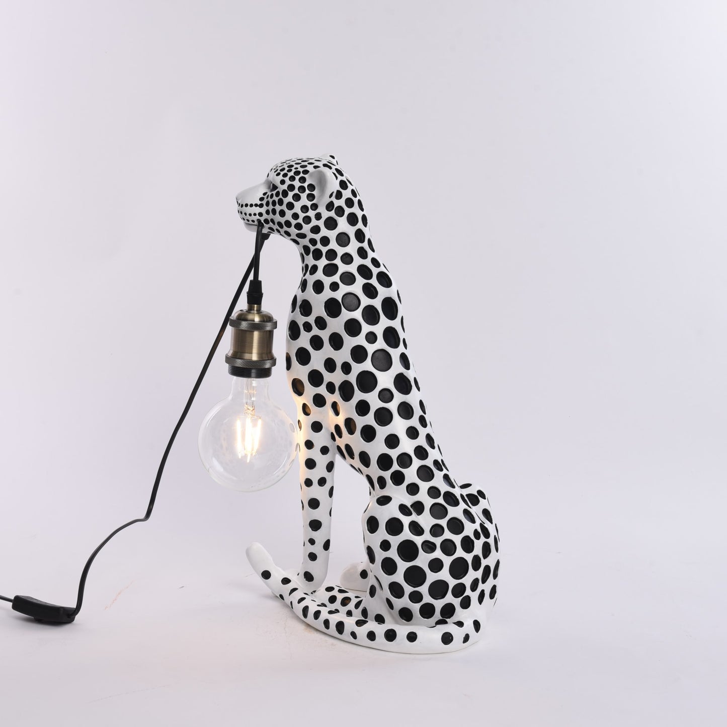 Majestic Leopard Lamp white